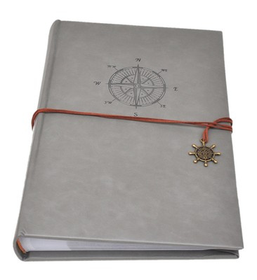 Album na 300 zdjęć do wsuwania w formacie 10x15 cm - 10x15/300 ROPE - Szary - ekoskóra - Kompas - wiązany sznurkiem z metalową zawieszką