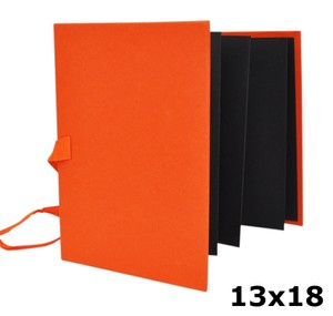 Album na zdjęcia harmonijka jamnik na 12 zdjęć w rozmiarze 13x18 cm  - LAPORELLO - Pomarańczowy - struktura drewna