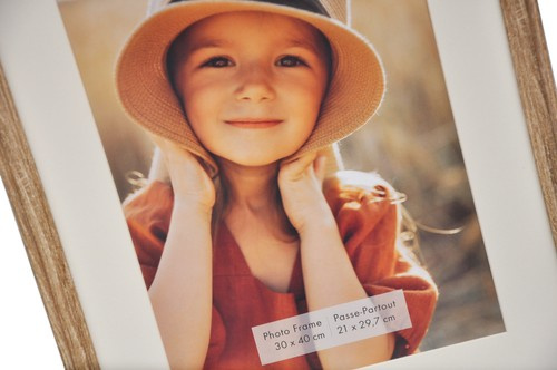 Ramka na zdjęcia dyplom plakat w formacie 30x40 cm lub A4 21x29,7 cm z passe-partout - kolor beżowy - Villa