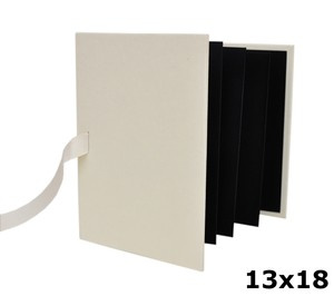 Album na zdjęcia harmonijka jamnik na 12 zdjęć w rozmiarze 13x18 cm  - LAPORELLO - Kremowy - struktura drewna