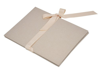 Album na zdjęcia harmonijka jamnik na 12 zdjęć w rozmiarze 10x15 cm -  LINEN SAND - Piaskowy - materiał - płótno