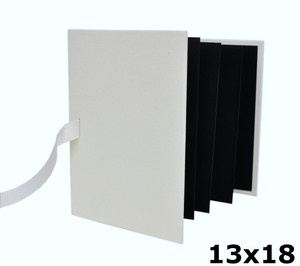 Album na zdjęcia harmonijka jamnik na 12 zdjęć w rozmiarze 13x18 cm  - LAPORELLO - Biały - struktura drewna