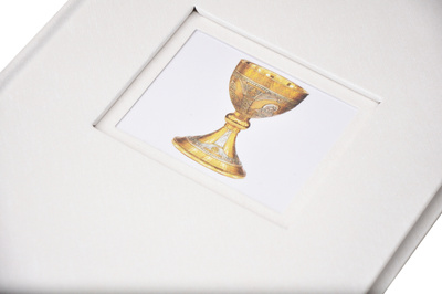 Album na zdjęcia na 50 zdjęć w rozmiarze 15x21 cm LOVE WHITE KOMUNIA - biały - KOMUNIJNY