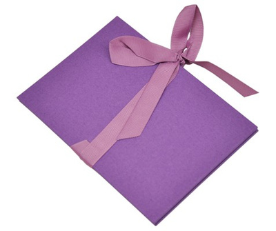 Album na zdjęcia harmonijka jamnik na 12 zdjęć w rozmiarze 13x18 cm  - LAPORELLO - Fioletowy - struktura drewna