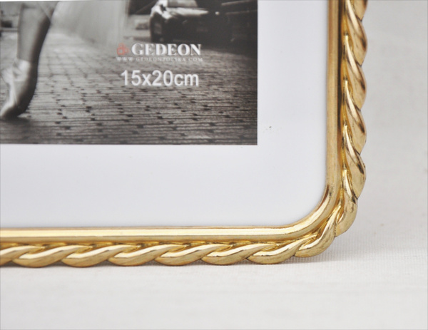 Mosiężna ramka na zdjęcia w formacie 15x20 cm - kolor złoty  - RM4268NG