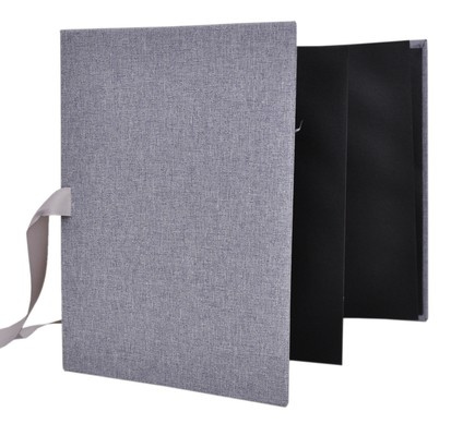 Album na zdjęcia harmonijka jamnik na 12 zdjęć w rozmiarze 15x21 cm -  LINEN GREY - Szary - materiał - płótno