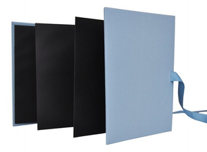 Album na zdjęcia harmonijka jamnik na 14 zdjęć w rozmiarze 13x18 cm -  BENE BLUE  - Niebieski - materiał - płótno
