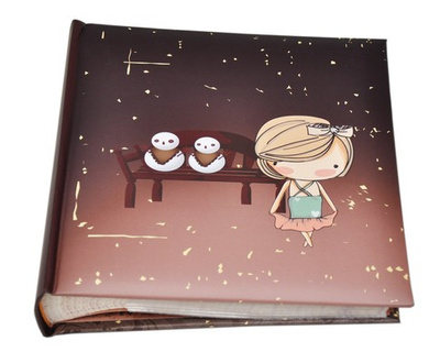Album na zdjęcia do wsuwania zdjęcia w rozmiarze 10x15 cm - Album na 200 zdjęć - ANIME - Brązowy - Postać z anime - LENA