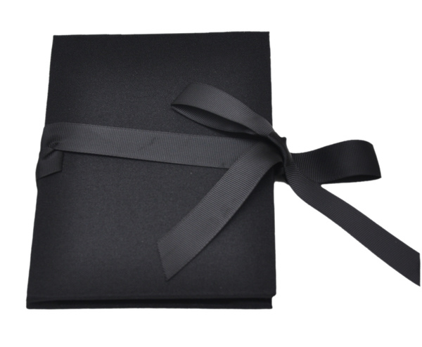 Album na zdjęcia harmonijka jamnik na 12 zdjęć w rozmiarze 10x15 cm -  LINEN BLACK - Czarny - materiał - płótno