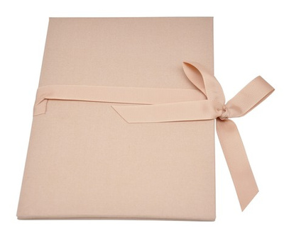 Album na zdjęcia harmonijka jamnik na 12 zdjęć w rozmiarze 10x15 cm -  BENE BEIGE - Beżowy - materiał - płótno