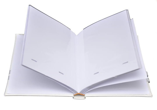 Album na zdjęcia na 50 zdjęć w rozmiarze 15x21 cm LOVE WHITE KOMUNIA - biały - KOMUNIJNY
